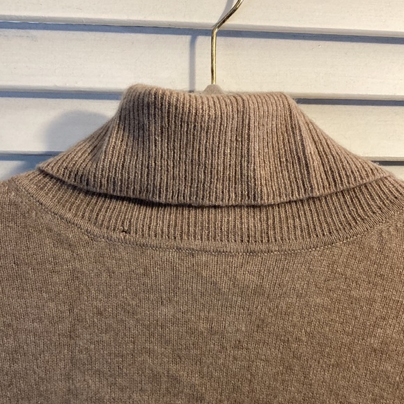 Apt. 9 - L coffee cashmere long sleeve sweater - Picture 2 of 8